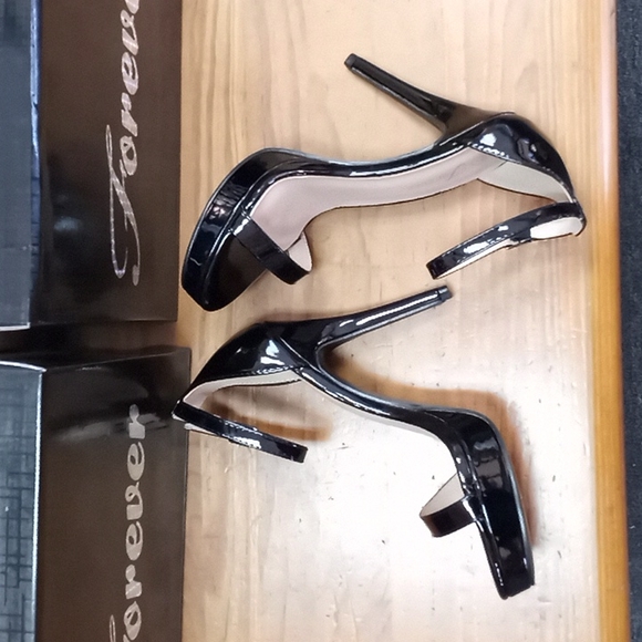 Black sandal heels Adjustable ankle strap - Picture 6 of 6